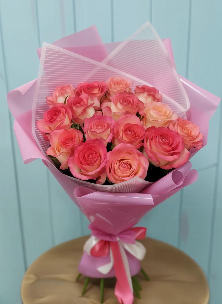Букет 15 Розовых роз Равель в Макарьеве