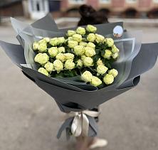 Букет Белые кустовые розы Солинеро в Макарьеве