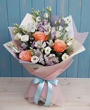 Букет цветов из:  Лизиантусы, Розы, Альстромерии и Гипсофила в Макарьеве