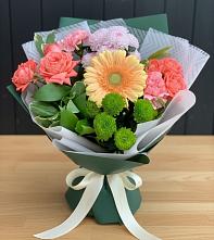 Букет цветов из:  Гвоздики, Розы, Герберы и Хризантемы в Макарьеве