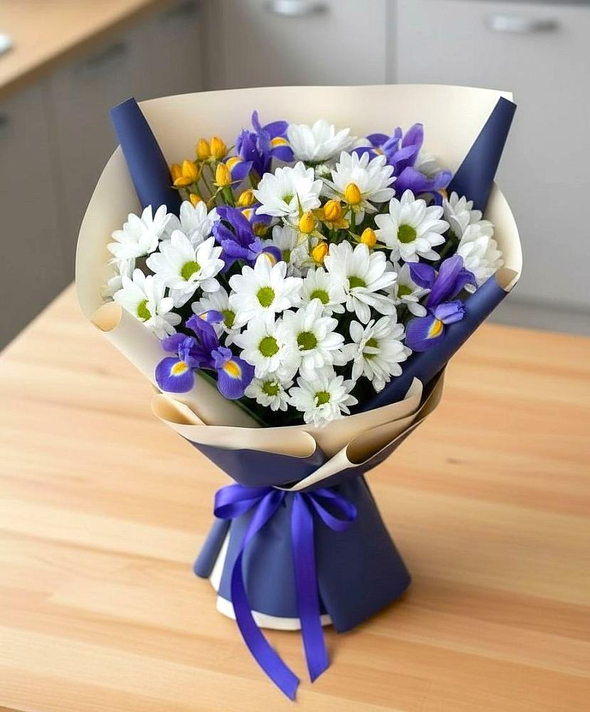 Букет цветов из: Розы, Ирисы и Хризантемы в Макарьеве