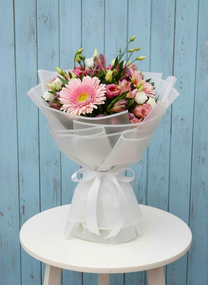 Букет цветов из: Герберы, Альстромерии и Лизиантусы в Макарьеве