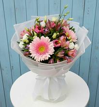Букет цветов из:  Герберы, Альстромерии и Лизиантусы в Макарьеве