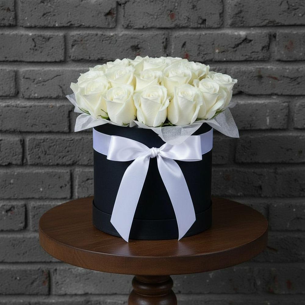 Цветочная композиция из Розы в шляпной коробке в Макарьеве