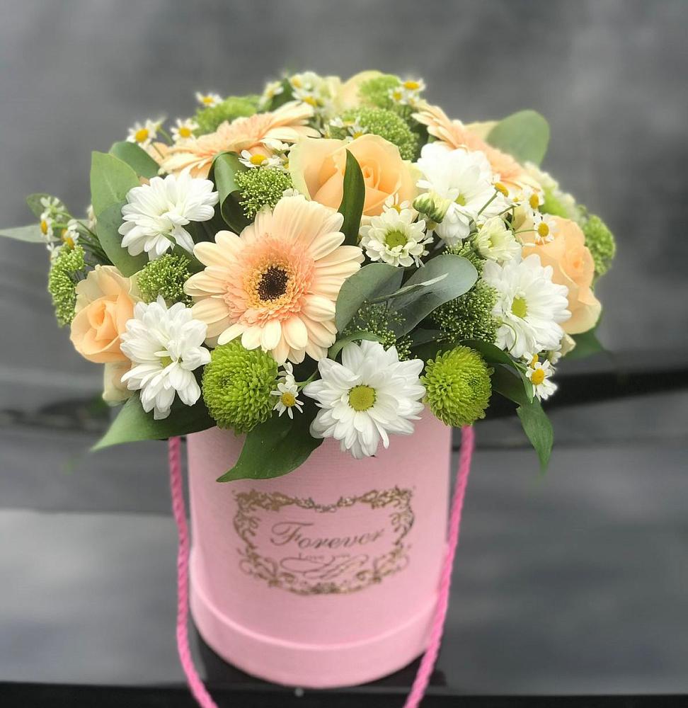 Цветочная композиция из Розы, Герберы и Хризантемы в шляпной коробке в Макарьеве