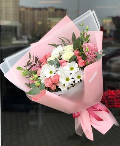 Букет цветов из: Розы, Лизиантусы и Хризантемы в Макарьеве