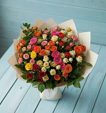 Букет Микс из разноцветных кустовых роз в Макарьеве